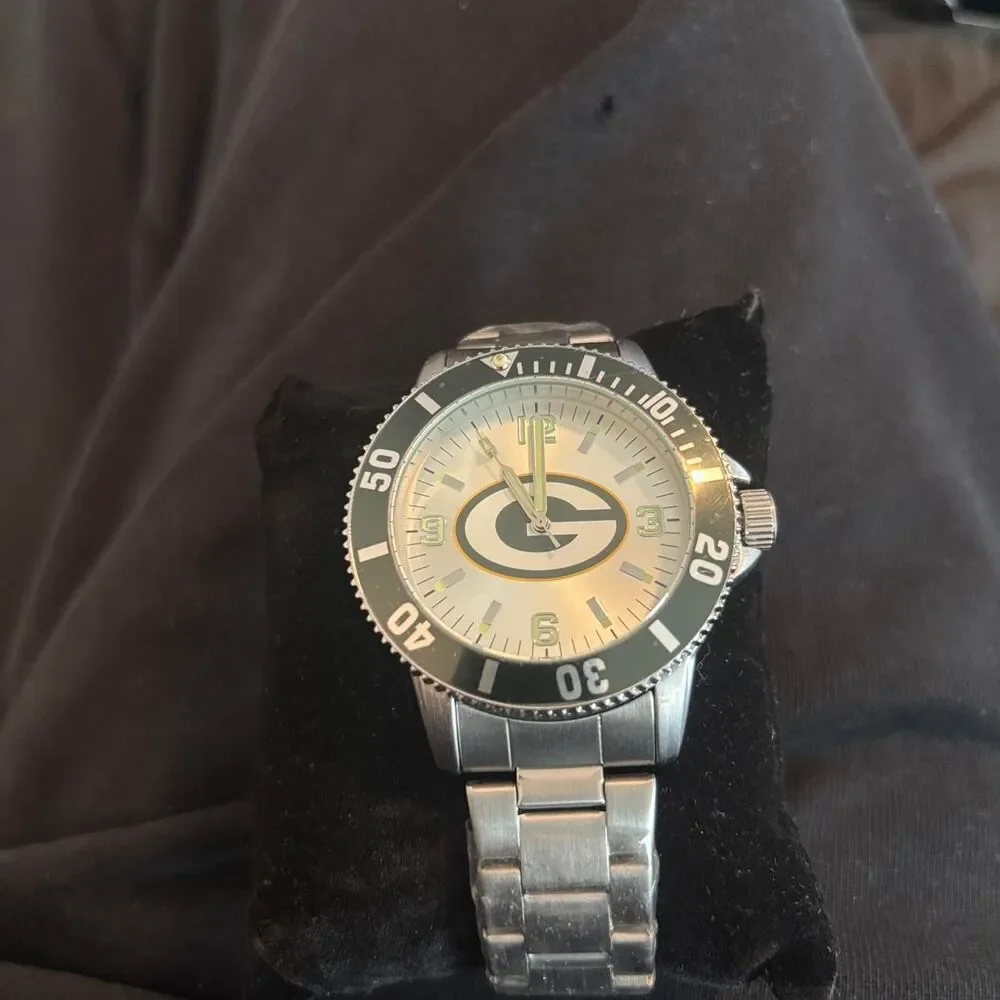 Unbranded Men's Black and Silver Watch